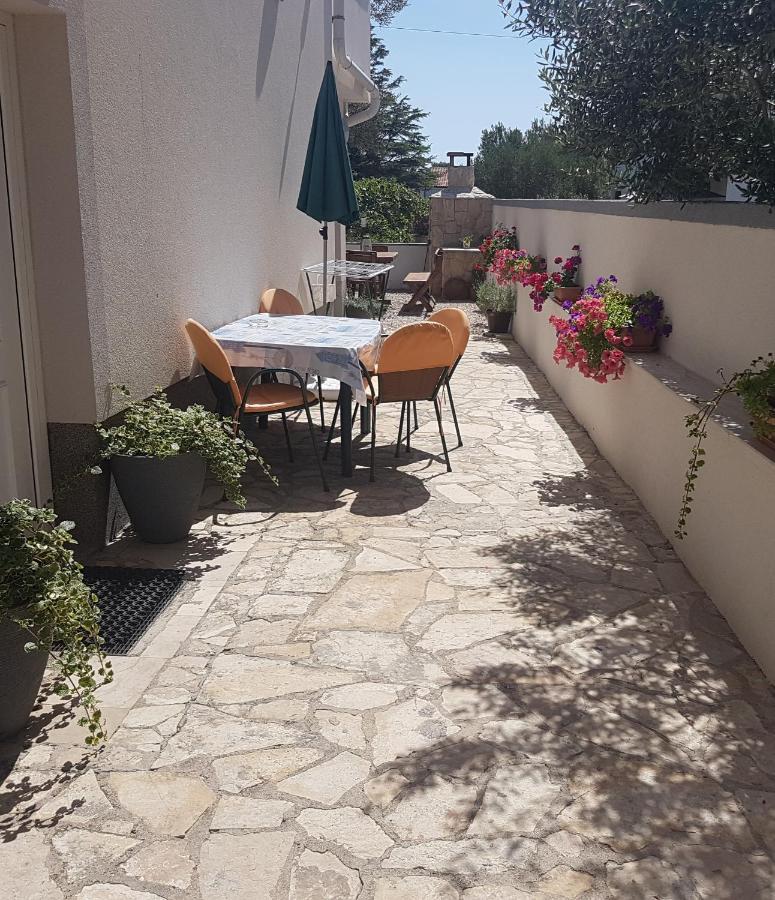 Apartments With A Parking Space Novalja, Pag - 6504 Buitenkant foto